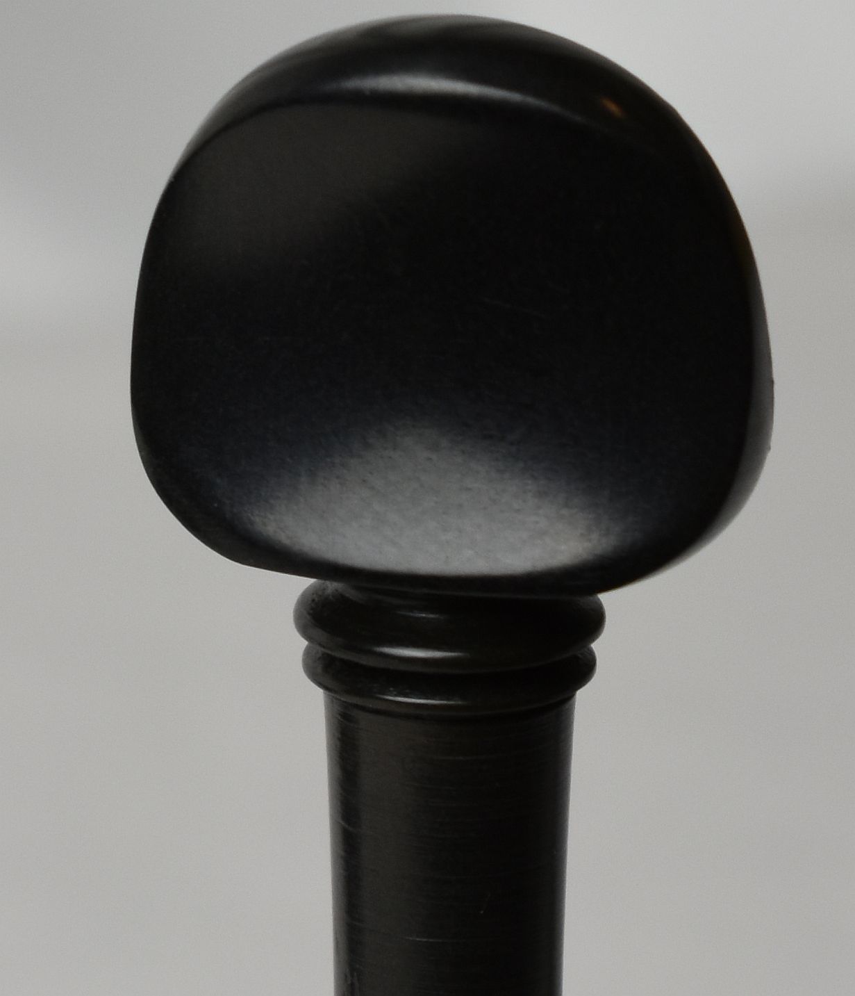 Swiss Style Violin Peg Set in Nero